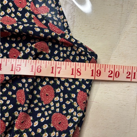 Urban Outfitters UO Kimchi Blue Pink Floral Sleeveless Romper Size Large New - Picture 3 of 6